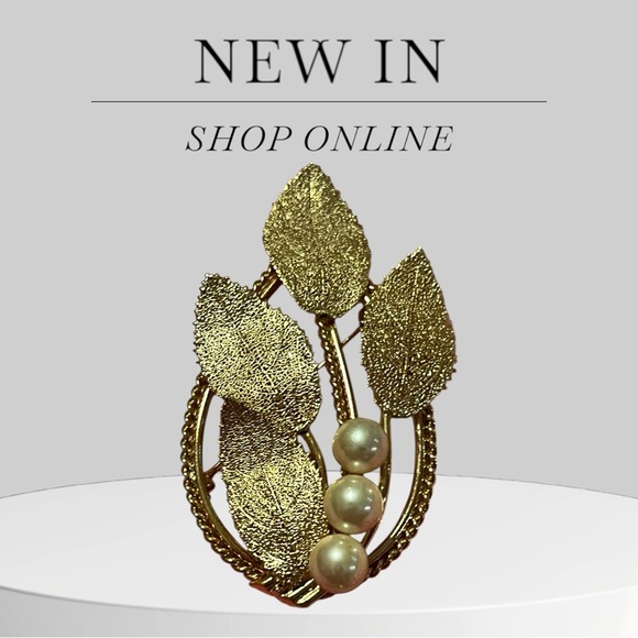 Elegant Gold Brooch Set with Pearls - Picture 10 of 14